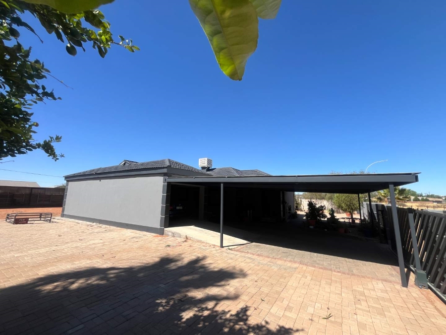 3 Bedroom Property for Sale in Keidebees Northern Cape